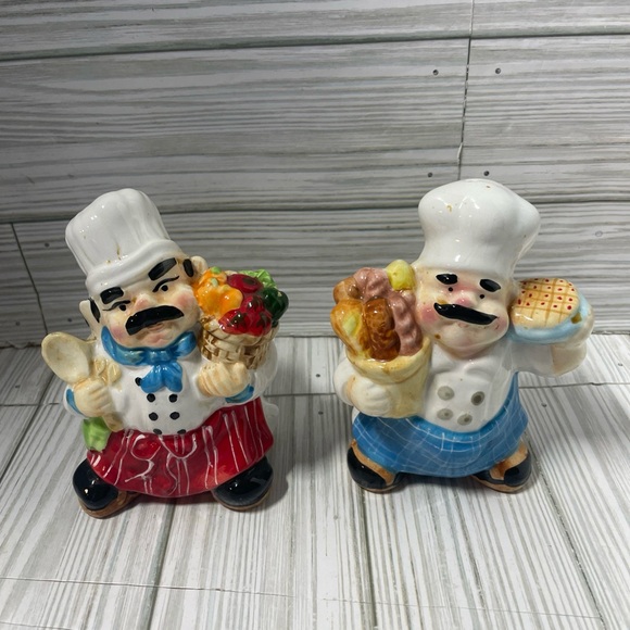 Other - Chef Figurine Salt and Pepper Shaker Set - Red and Blue